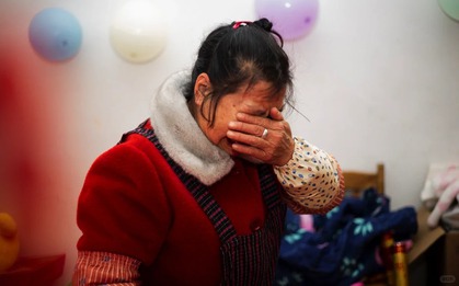 Gửi tiết kiệm 3,4 tỷ/5năm, tới lúc rút thì ngân hàng thông báo phải đóng thêm 25 năm nữa: "Lúc đó nhận 26 tỷ"