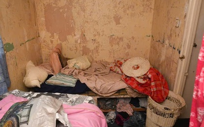 Người phụ nữ bị nhốt như nô lệ 25 năm trong căn phòng bẩn thỉu, manh mối giải cứu chính là mẩu giấy