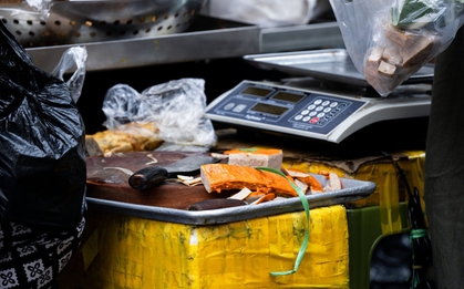 Hàn the "cho "tí ti" thôi, 10kg thịt chỉ cho nửa thìa”: Ăn không chết là không sao?