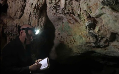 Phát hiện rúng động: Hình in bàn tay bí ẩn gần 68.000 năm tuổi trong hang động