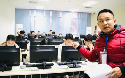 17.000 thí sinh nhập cuộc đua sớm, check-in tự động 10 giây thi đánh giá tư duy