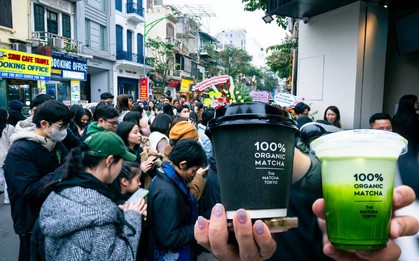 Hà Nội: Dân tình chầu chực xếp hàng mua ly matcha đắt nhất Nhật Bản bất chấp trời rét