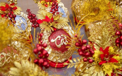 Dừa Tết độc lạ: Từ dát vàng 24K đến bonsai ngựa ‘thiên thần’