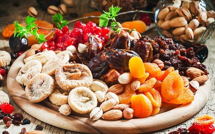 4 loại trái cây sấy khô KHÔNG NÊN mua trong dịp Tết, kể cả miễn phí cũng chớ dùng