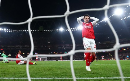 "Tội đồ" của Arsenal trong trận thua đau MU, fan "nổi trận lôi đình" hết chịu nổi rồi