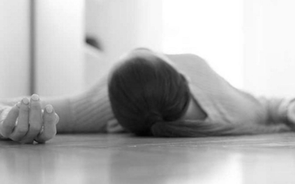 Người phụ nữ 64 tuổi tử vong vì ăn quả lựu theo cách "khác thường"