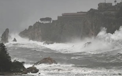 Hàng trăm người có thể đã thiệt mạng khi vượt Địa Trung Hải giữa bão lớn