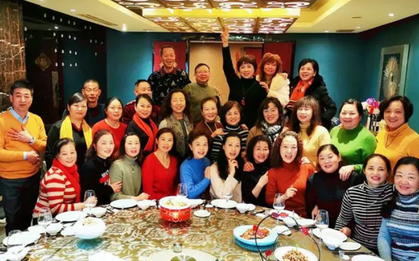 Đi họp lớp sau 25 năm nhưng đến nơi không ai nhận ra, tôi lập tức bỏ về, thề không bao giờ đi họp lớp nữa