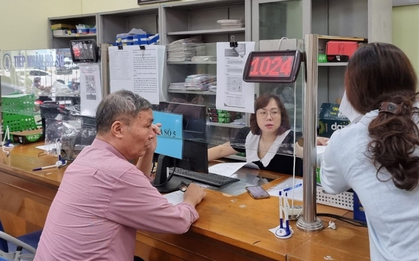 Lương, tiền công từ 5 triệu đồng phải chuyển khoản