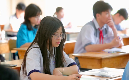 Giám đốc Sở GD-ĐT TPHCM lý giải chưa thể thực hiện xét tuyển vào lớp 10