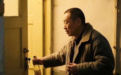 Bố sang tên cho quý tử toàn bộ 5 căn nhà, nhưng gần Tết, chính ông chết lặng trong sự hối hận