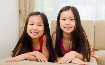 Trẻ em có vẻ ngoài ưa nhìn thực sự MAY MẮN hơn những đứa trẻ khác? Khoa học đưa ra câu trả lời bất ngờ!