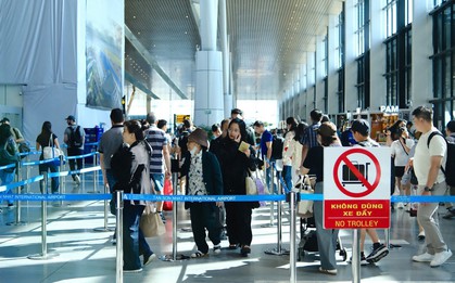 Lượng khách kỷ lục đổ về sân bay Tân Sơn Nhất Tết Dương lịch
