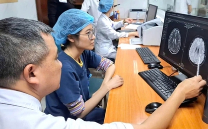 Hút thuốc lá điện tử: Phạt 5 triệu đồng, chủ quán cũng vạ lây