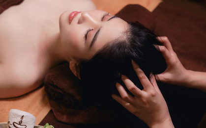 Mùa đông cứ làm 4 việc này, đừng hỏi sao mãi không hết gàu, còn làm tóc yếu và rụng nhiều hơn rõ, dùng thuốc xịn cũng chẳng bớt