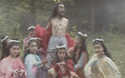 Yêu quái trăm mắt Tây Du Ký 1986 ngoài đời gây choáng: Tốt nghiệp Văn học, về già nghiên cứu UFO, cả đoàn phim phải nể vì một chuyện