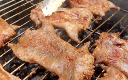 Món thịt miền Tây nghe tên đã hết hồn, cho tiền không dám ăn nhưng ai không biết tên thì lại khen lấy khen để