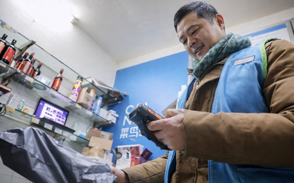 Giảng viên đại học 25 năm kinh nghiệm nghỉ việc đi làm shipper, làm việc cả lúc nửa đêm