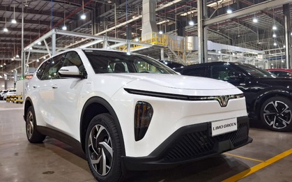 VinFast Limo Green tiếp tục lộ diện xuất ngoại với tay lái nghịch, dễ ra mắt ngay năm nay