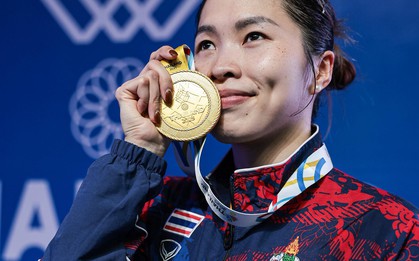 Ngôi sao cầu lông Thái Lan "bóc" sự thật về HCV SEA Games 33 bị bong tróc như "vỏ kẹo socola"