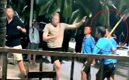 Vụ nhóm người cầm xẻng đòi đánh khách Tây ở Nha Trang: Hé lộ nguồn cơn