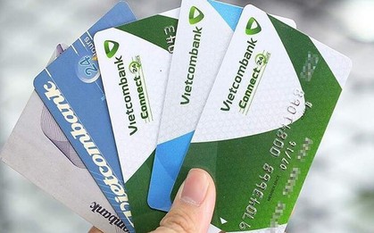Từ nay, mở thẻ tín dụng Vietcombank, Agribank và BIDV... đều phải trực tiếp ra ngân hàng