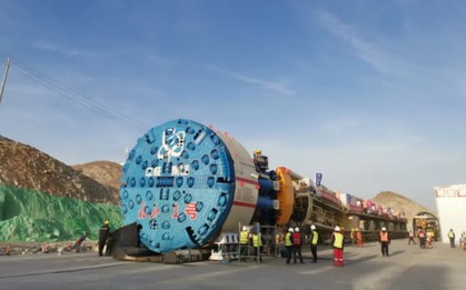 Phát hiện cỗ máy "quái vật" dài 100 mét, nặng 1.300 tấn âm thầm di chuyển dưới lòng đất sâu 452 mét, hiện thực hóa tham vọng chưa từng có trên thế giới của Trung Quốc