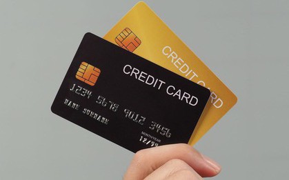 Từ nay, người mở thẻ tín dụng bắt buộc phải đến ngân hàng