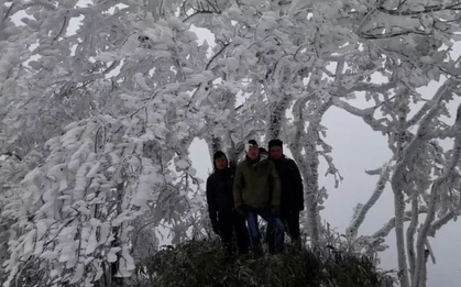 Xuất hiện băng giá trên đỉnh núi ở Cao Bằng