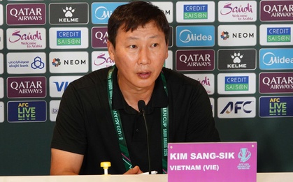 HLV Kim Sang-sik nói gì sau khi U23 Việt Nam nhấn chìm U23 Jordan bằng "đặc sản" bóng chết?