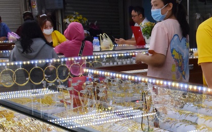 Cuối ngày 6-1, giá vàng miếng SJC lần đầu chạm 158 triệu đồng/lượng