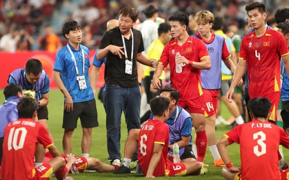 HLV Kim Sang-sik tạo kỷ lục 12 trận toàn thắng, U23 Việt Nam mạnh chưa từng thấy!