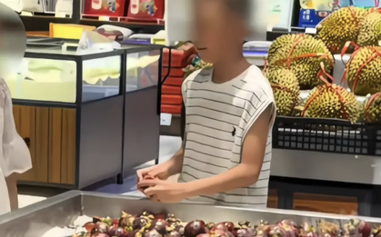 Nhìn cậu bé ở siêu thị, tôi hiểu tại sao có những đứa trẻ sau này khó trở nên giàu có!