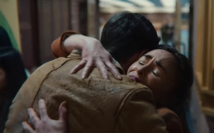 Xem phim Sex Education, tôi và chồng đã có một cuộc tranh luận nảy lửa trước khi nhận ra chúng tôi đang làm hỏng tương lai của con