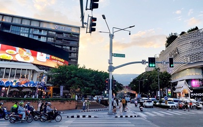 Láng giềng Việt Nam hiện đang sống ở năm 2569