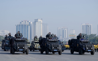 Lực lượng tinh nhuệ cùng dàn khí tài hiện đại diễn tập, sẵn sàng tham gia bảo vệ Đại hội Đảng