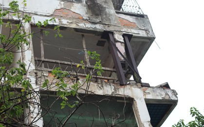 Cặp đôi mua nhà cũ xuống cấp với giá chỉ 170 triệu đồng, ai cũng bảo dở hơi nhưng 1 năm sau đã phải hâm mộ