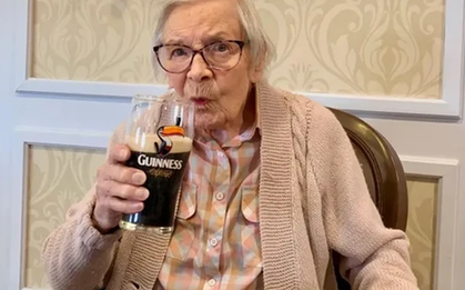 Vì sao người Địa Trung Hải uống bia nhưng vẫn sống thọ?