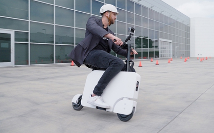 Xe máy điện gấp gọn như vali của Honda dự kiến về Việt Nam, giá bán ra sao?