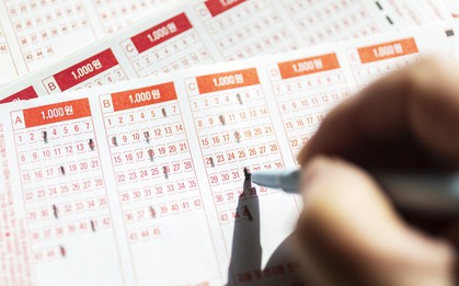 Người đàn ông trúng số 1 giải nhất, 4 giải nhì, nhận tổng cộng 41,5 tỷ đồng