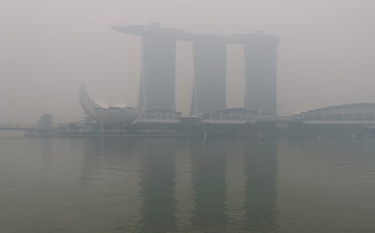 Khói mù từ Indonesia phủ Đông Nam Á, Malaysia đóng cửa trường học, Singapore chìm trong màn xám