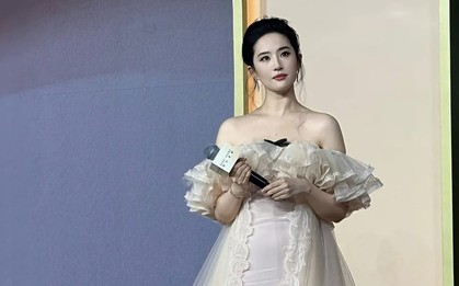 Cam thường lạ lùng của Lưu Diệc Phi