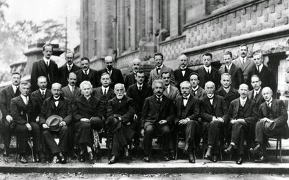 Bức ảnh hội tụ "chỉ số thông minh cao nhất lịch sử": Nơi 29 con người nắm giữ tương lai của cả nhân loại