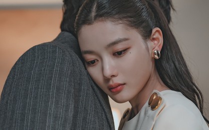 Kim Yoo Jung dọn gấp khỏi biệt thự cao cấp để đi ở nhà thuê