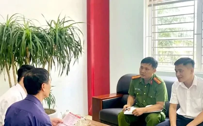 Nhân viên ngân hàng báo công an khi khách rút 1,5 tỷ đồng