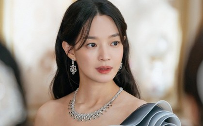 Trả lại gương mặt bình thường cho Shin Min Ah đi!