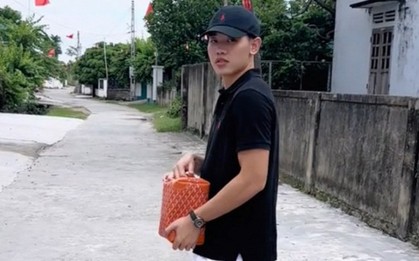 Độ sang chảnh của Đình Bắc khi về quê