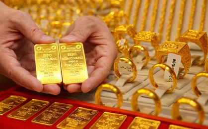 Từ nay, tất cả người dân đi bán vàng từ 5 triệu đồng trong ngày phải chuyển khoản, dùng tiền mặt có thể bị phạt tới 20 triệu đồng