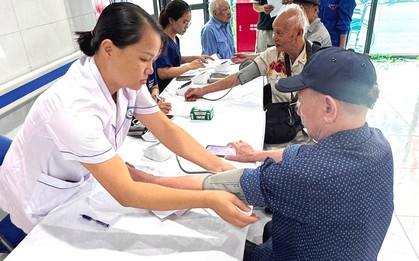 Người cao tuổi, người bệnh nặng sẽ được khám sức khỏe tại nhà
