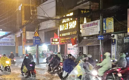 TPHCM đặt máy bơm nước di động tại các điểm ngập